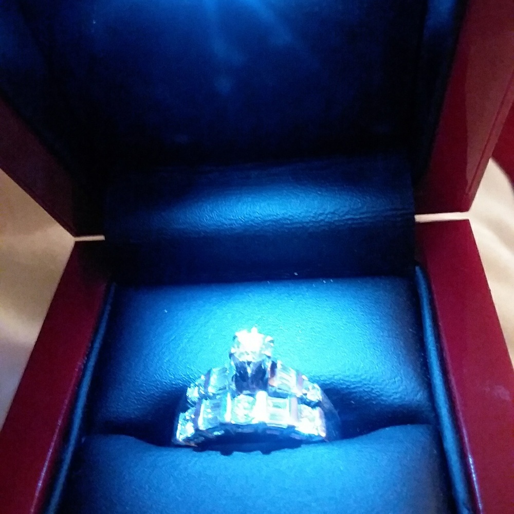 Wedding ring - Picture 3 of 3